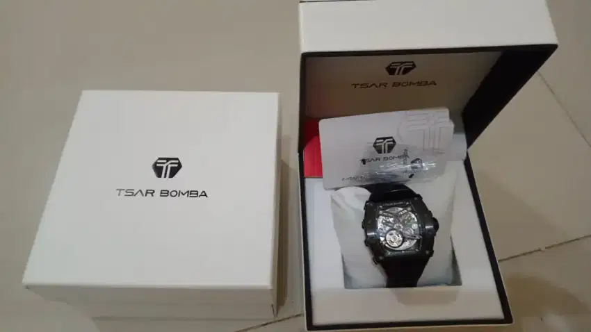 Jam Tangan Pria Tsar Bomba TB8208A