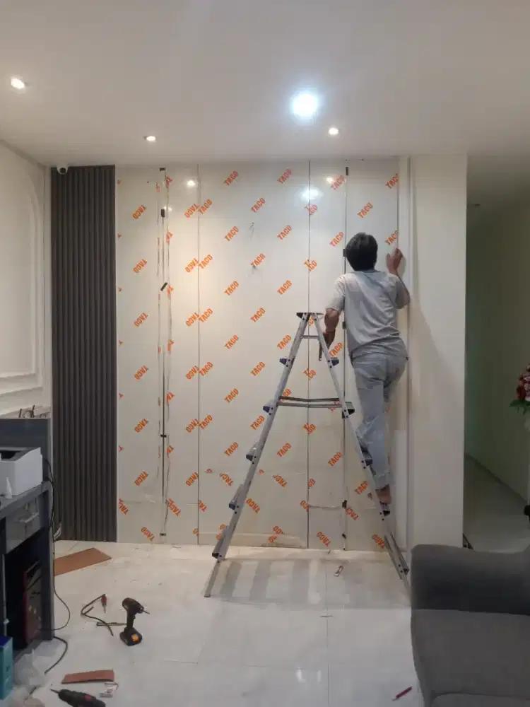 Backdrop dinding front office