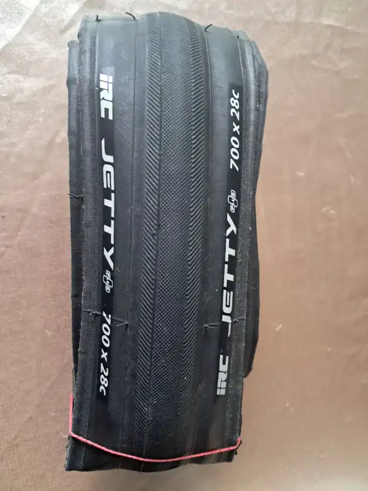 Ban sepeda roadbek 700x28