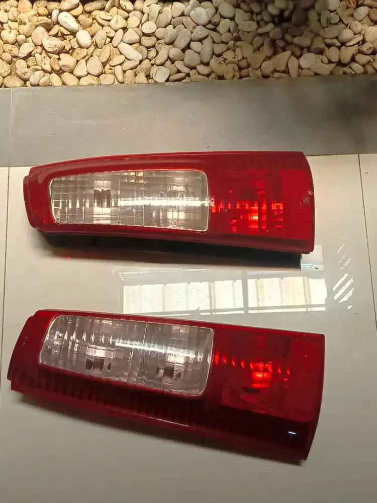 Lampu Mobil Avanza Tahun 2004 Ori