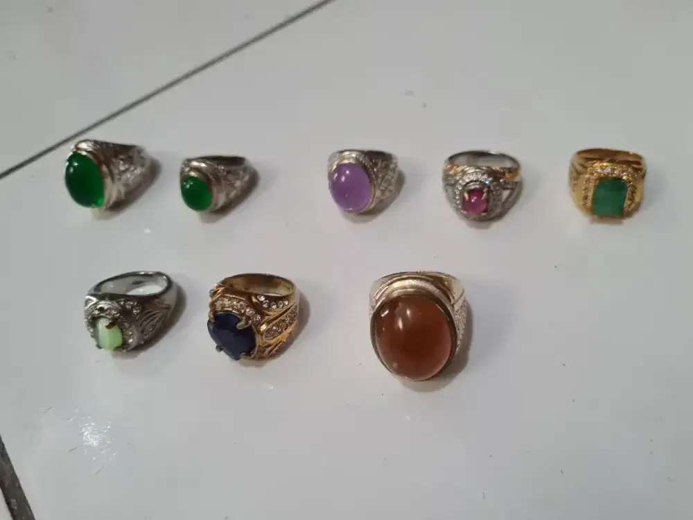 DOBORONGKAN CINCIN BATU PERHIASAN & AKIK