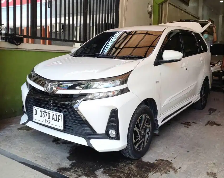 Toyota New AVANZA VELOZ 1.5 AT 2019 LowKM 26rb RECORD TOYOTA BANDUNG