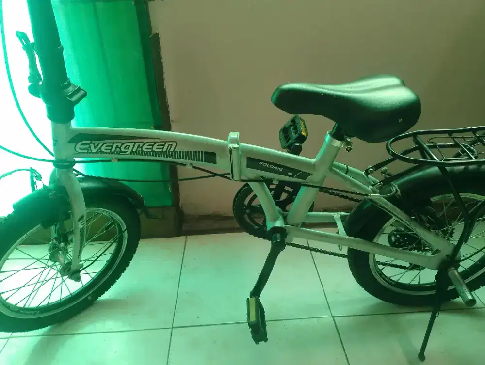 Di jual sepeda lipat ukuran 16 merk Evergreen