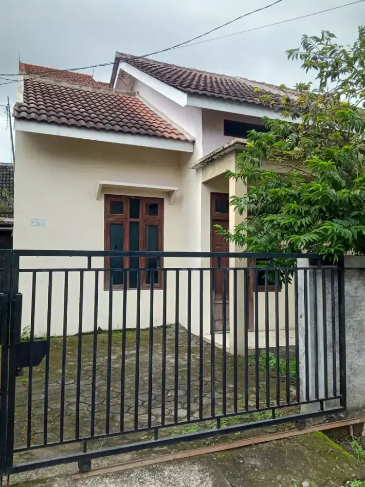 Rumah dekat RSI di Weleri kota dkt KIT Batang,Tol,Psr,stasiun,club