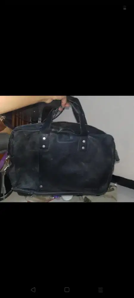 Tas preloved pria bahan kulit