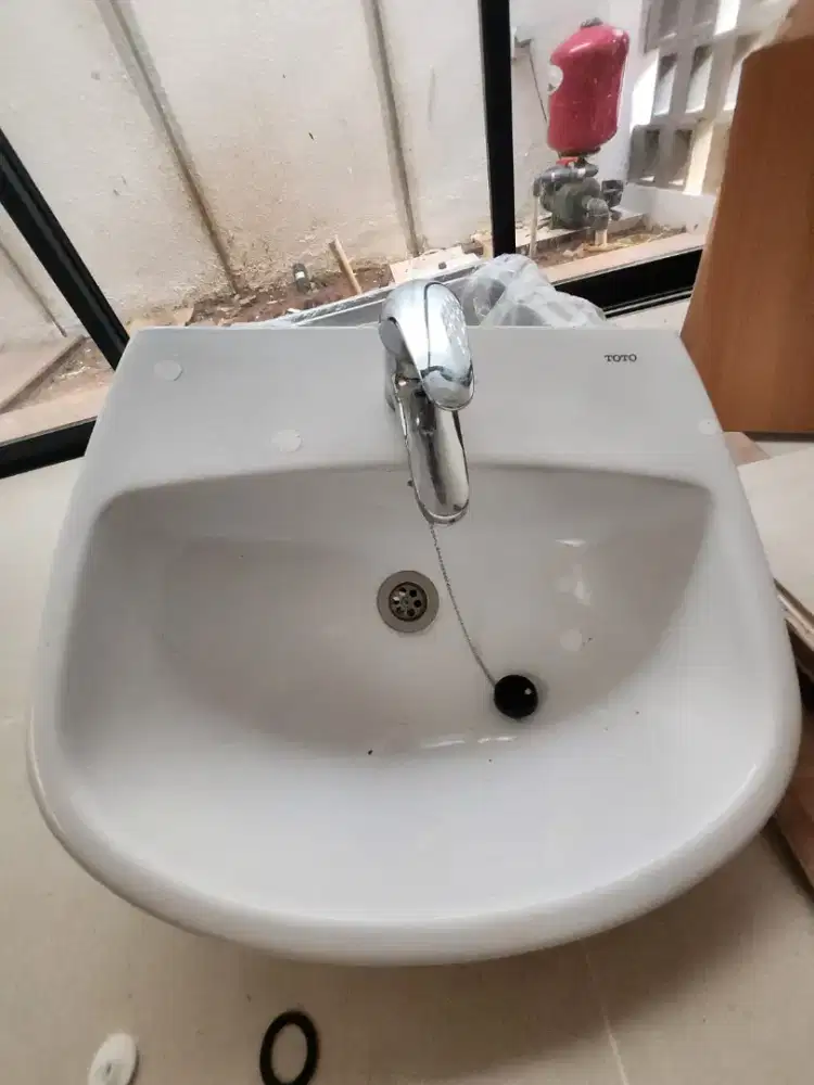 Dijual WASTAFEL TOTO + KERAN ONLY