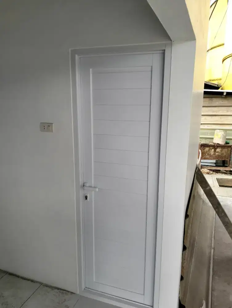 Pintu swing alumunium frame 8cm isian spandrel doble