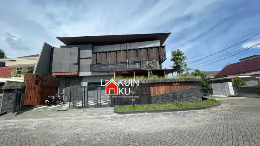 Dijual Rumah Modern Tropical Manyar,Kertajaya Indah,Merr,Jawa Timur