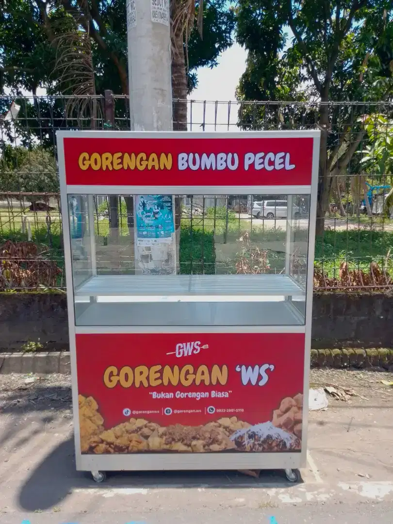 Etalase gorengan gerobak gorengan kuliner sempol ayam tahu