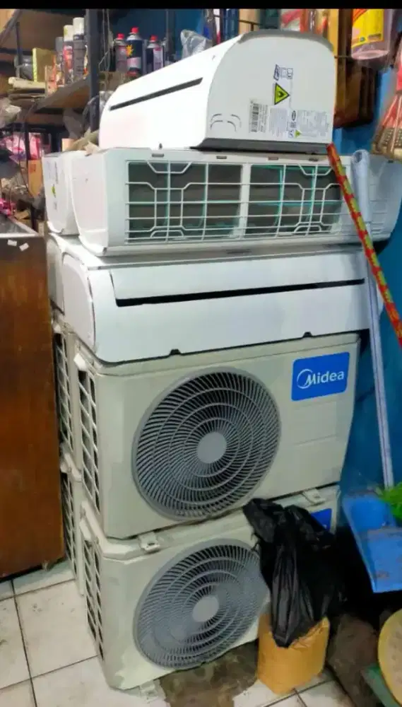 AC Midea 0,5 pk Normal Masih Gres dan Orisinil