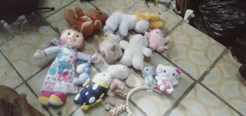 Se paket boneka lucu cocok utk ank2 bermain kond spt br se lg ada cpt