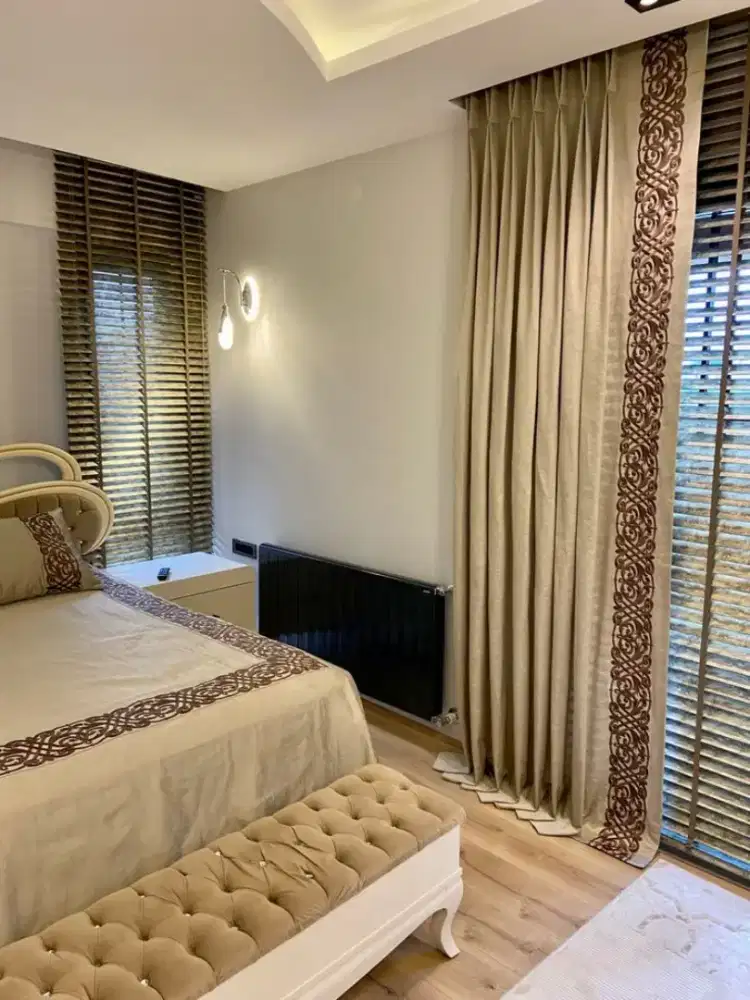 Pasang gordyn gorden murah vertikal roll blind jasa wallpaper dinding