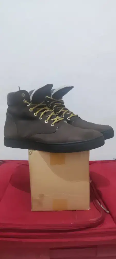 Sepatu Boots Livingstone
Size 49 US 15 (33 cm) Bigsize