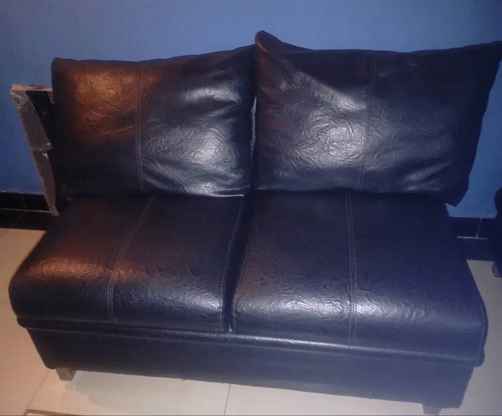 SALE !! Sofa Import 2 seat Dengan Bantal Senderan Besar.