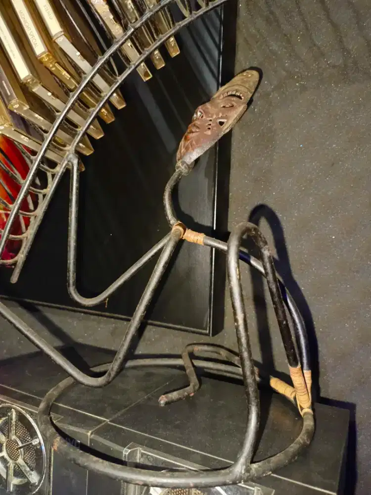 Rak cd besi.. Muat 21cd