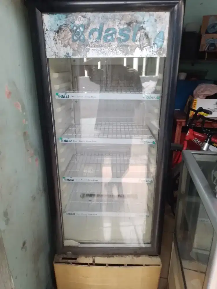 D jual Showcase free etalase utk jual rokok2