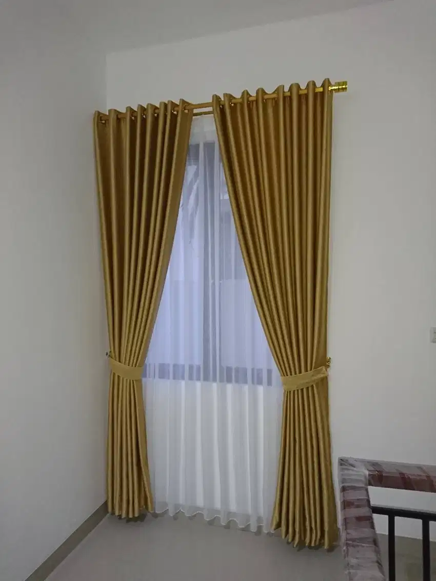 Menerima pesanan gordyn wallpaper blind