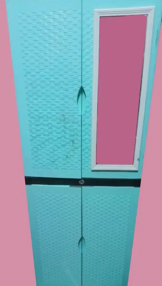 Lemari plastik siap pakai