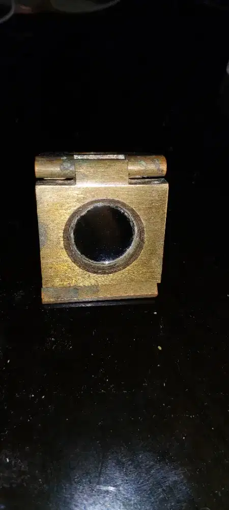 Alat untuk lihat perhiasan