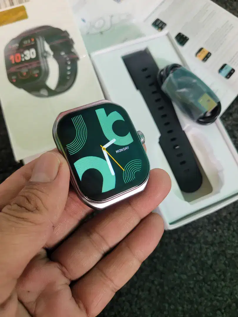 Smartwatch LG.JD curve disain uk45 kren ckep ip 68  bisa conect strafa