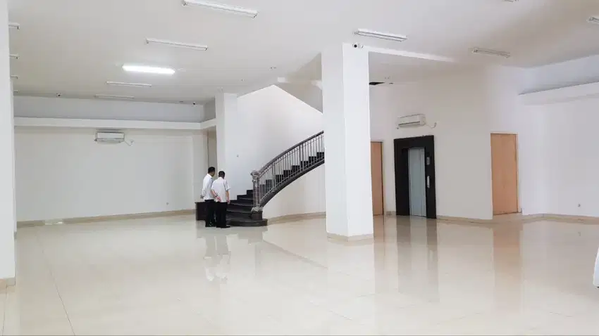 TURUN HARGA! DIJUAL BANGUNAN KOMERSIAL SIAP PAKAI JL RAYA JEMURSARI!