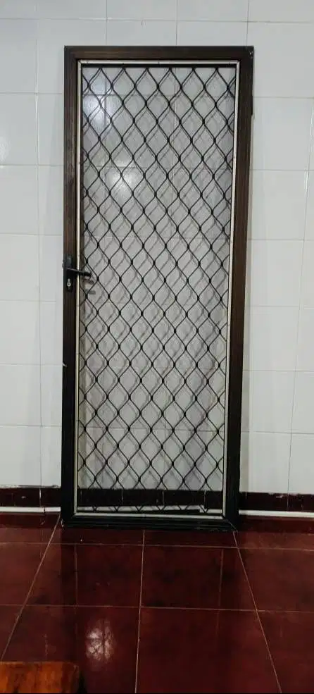 Pintu Teralis Kasa Nyamuk Alumunium Minimalis Modern