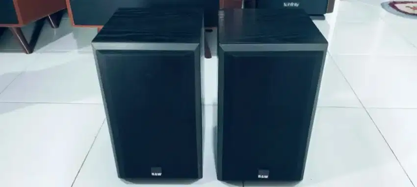 Speaker bookshelf merk BW model DM 550