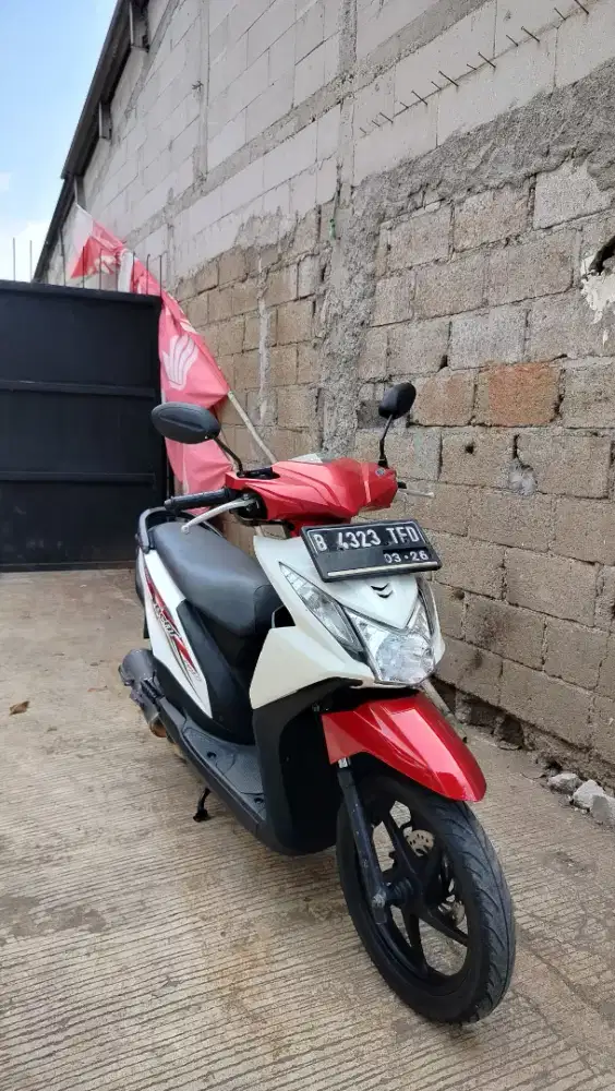 Bissmillah dijual motor Honda beat fi esp 2016