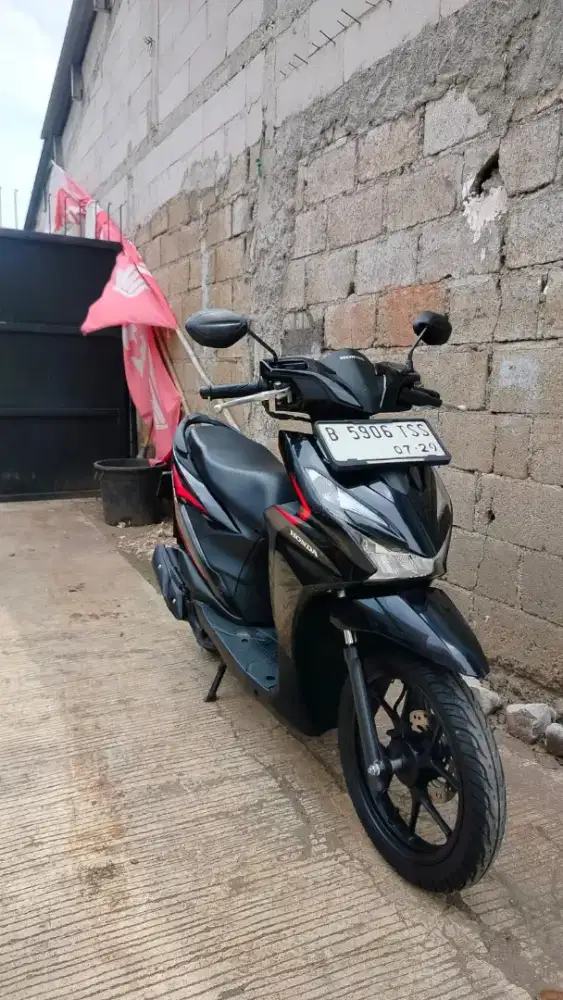 Bissmillah dijual motor Honda beat like new 2024