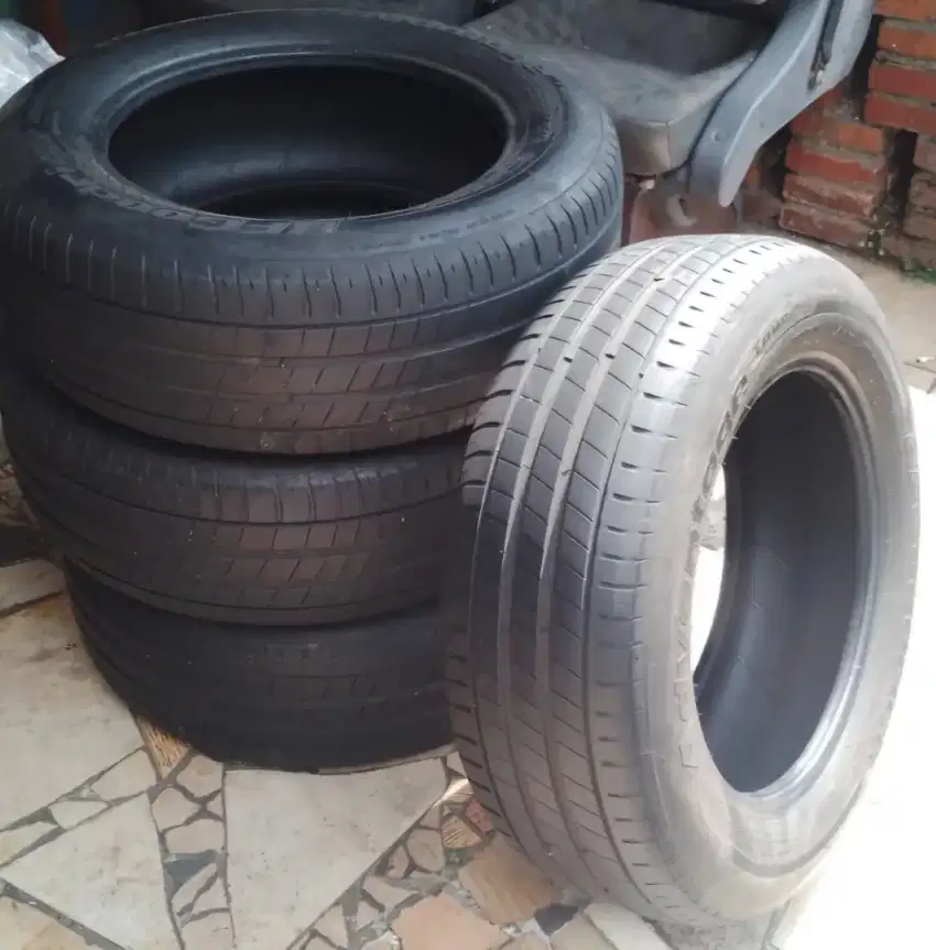 DIJUAL BAN BF GOODRICH 215/60/R.16