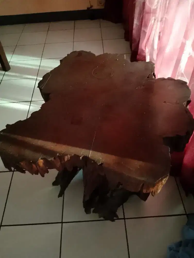 Meja akar jati model akar pohon antik