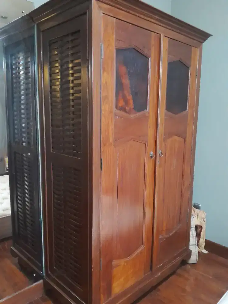 Lemari Pakaian Kayu Jati