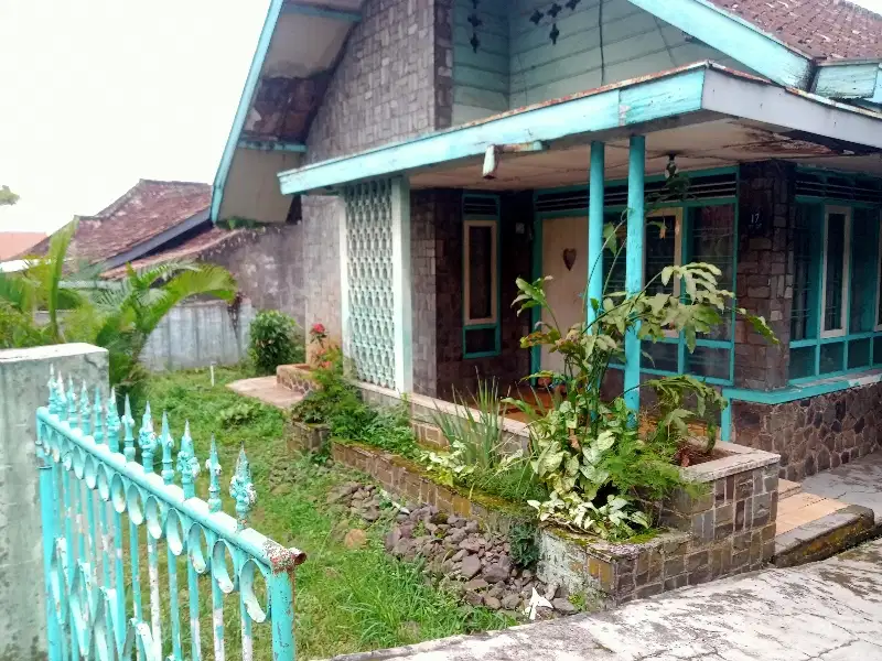 Dijual cepat rumah  jalan raya pengalengan hitung tanah saja