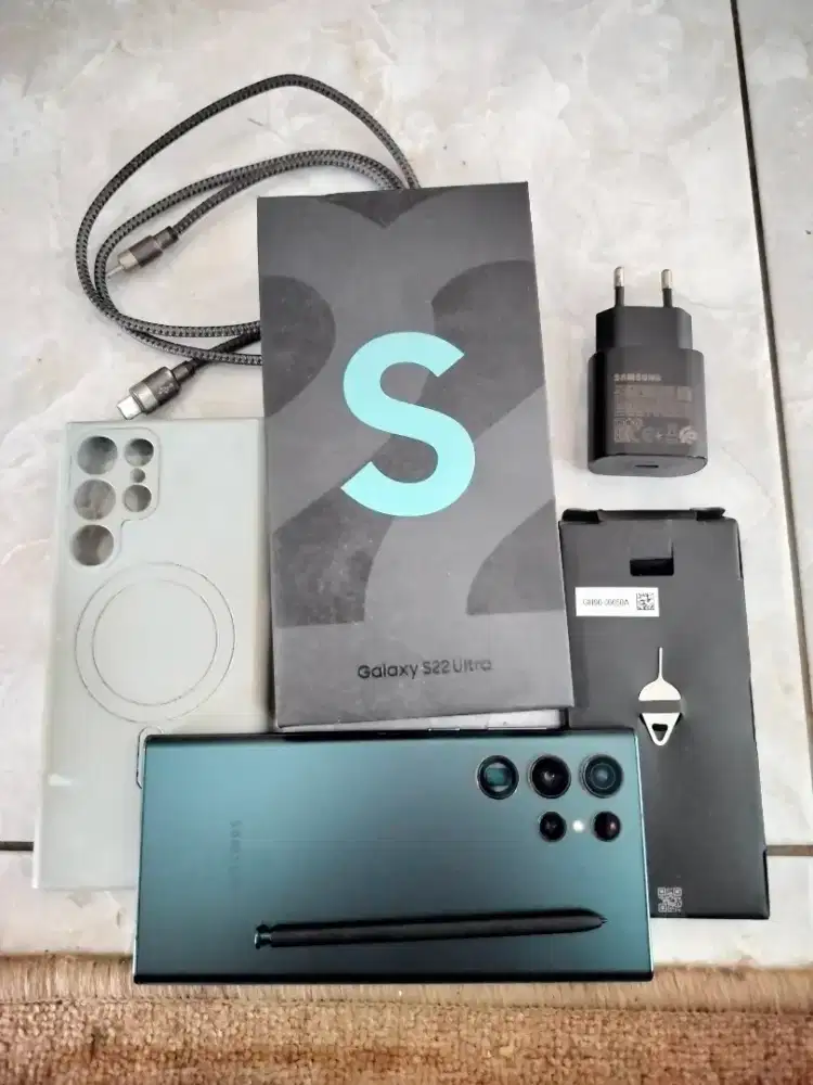 Dijual cepat Samsung s22 ultra 12/256 GB MULUS BANYAK BONUS