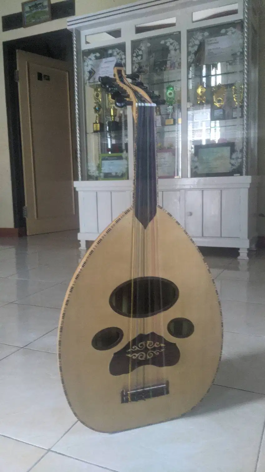 gitar gambus - oud