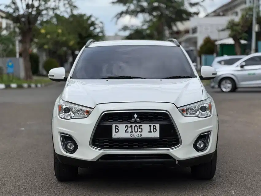 TDP 10 JUTAAN, OUTLANDER GLS AT 2016