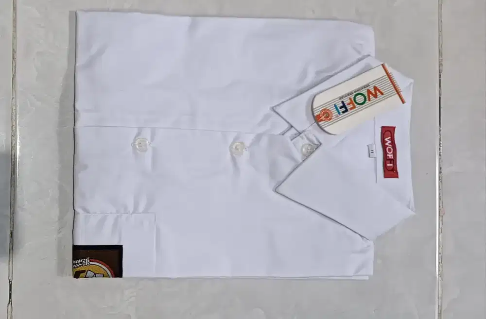 Baju putih atasan seragam SMA petra