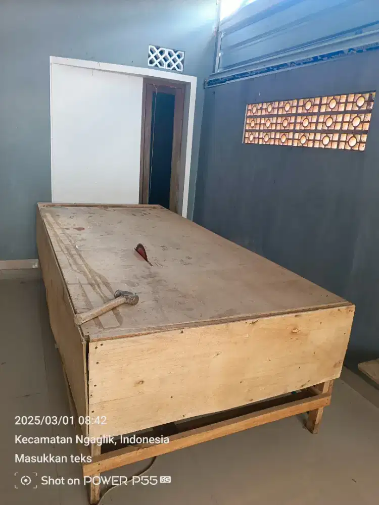 Table saw dan alat tukang kayu