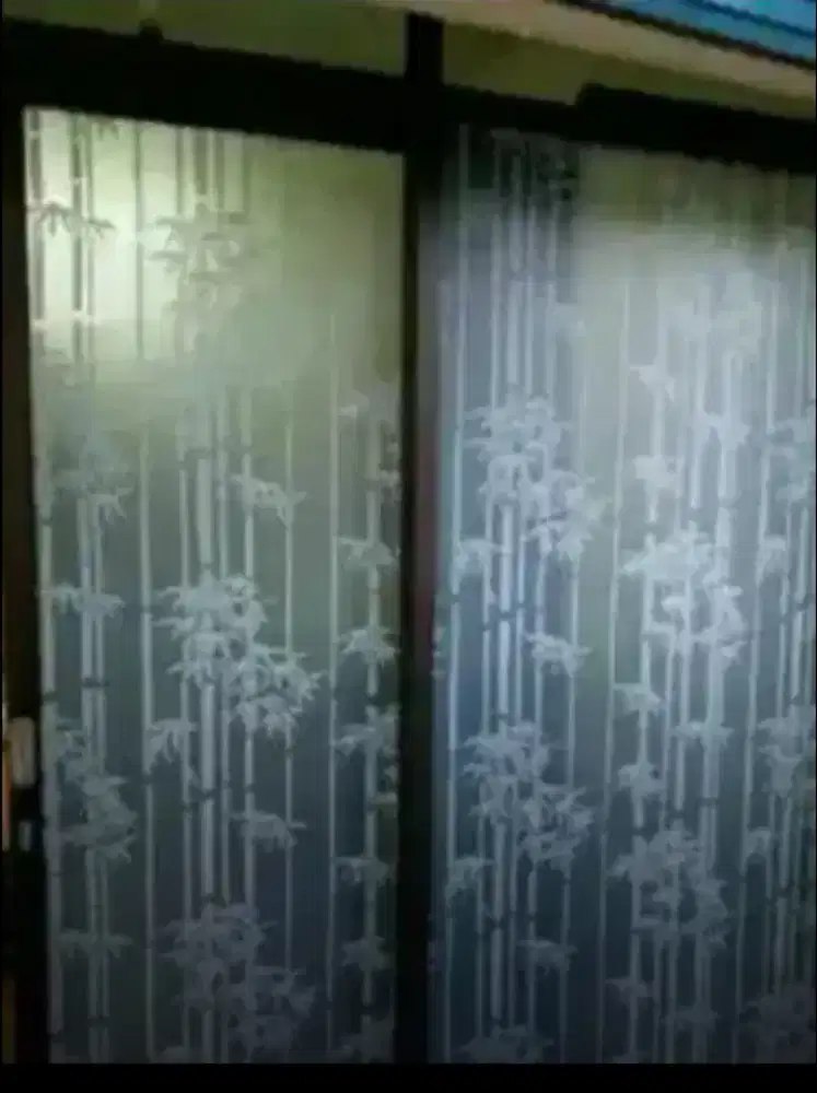 Stiker sanblaskaca film fariasikan kaca kantor dg penutup kaca simple