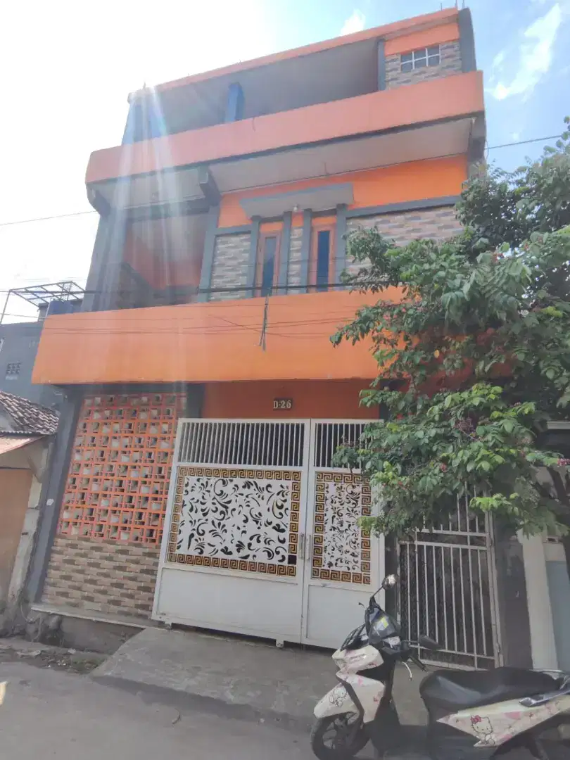 Rumah 3 lantai cocok buat konveksi, usaha online, dan tempat tinggal