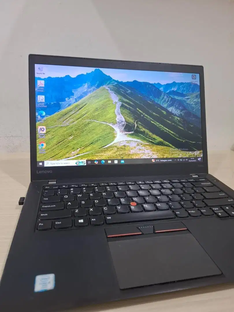 Laptop Lenovo Thinkpad I5-6300U Ram 8 GB Hitam