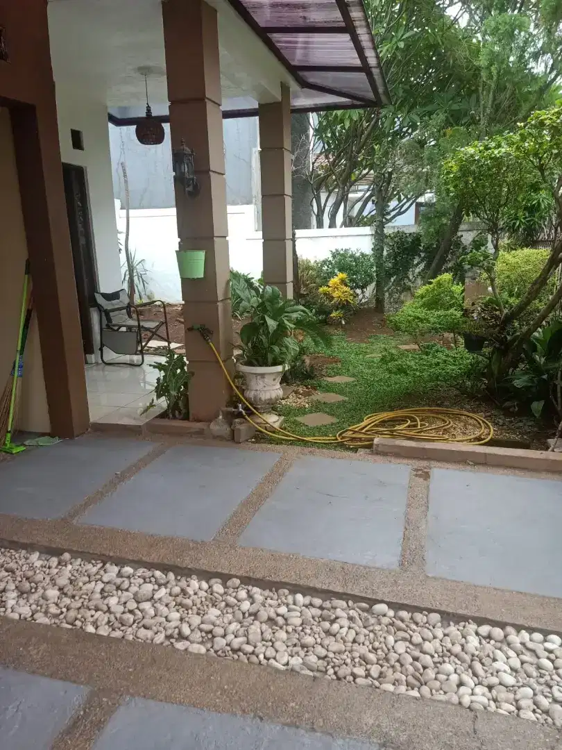 Rumah luas di dalam cluster Graha Raya Bintaro. Nego banyak