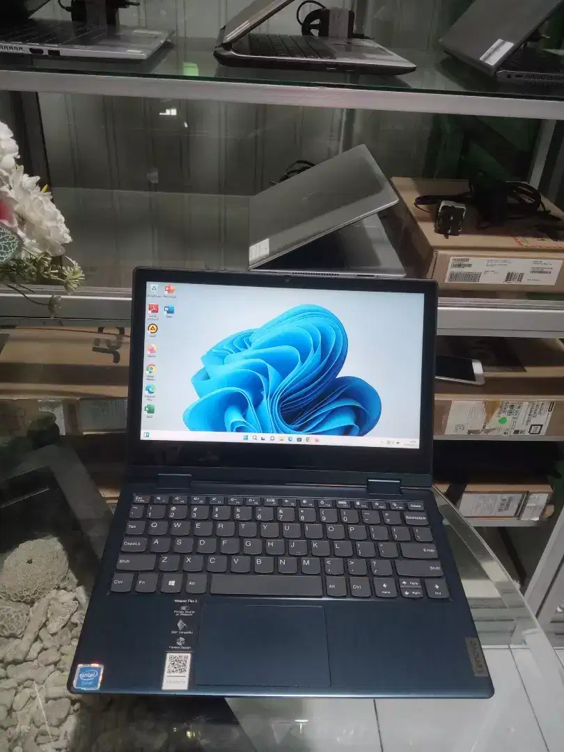Netbook Lenovo Flex 3 Intel N4020 SSD 256 Layar Touscreen