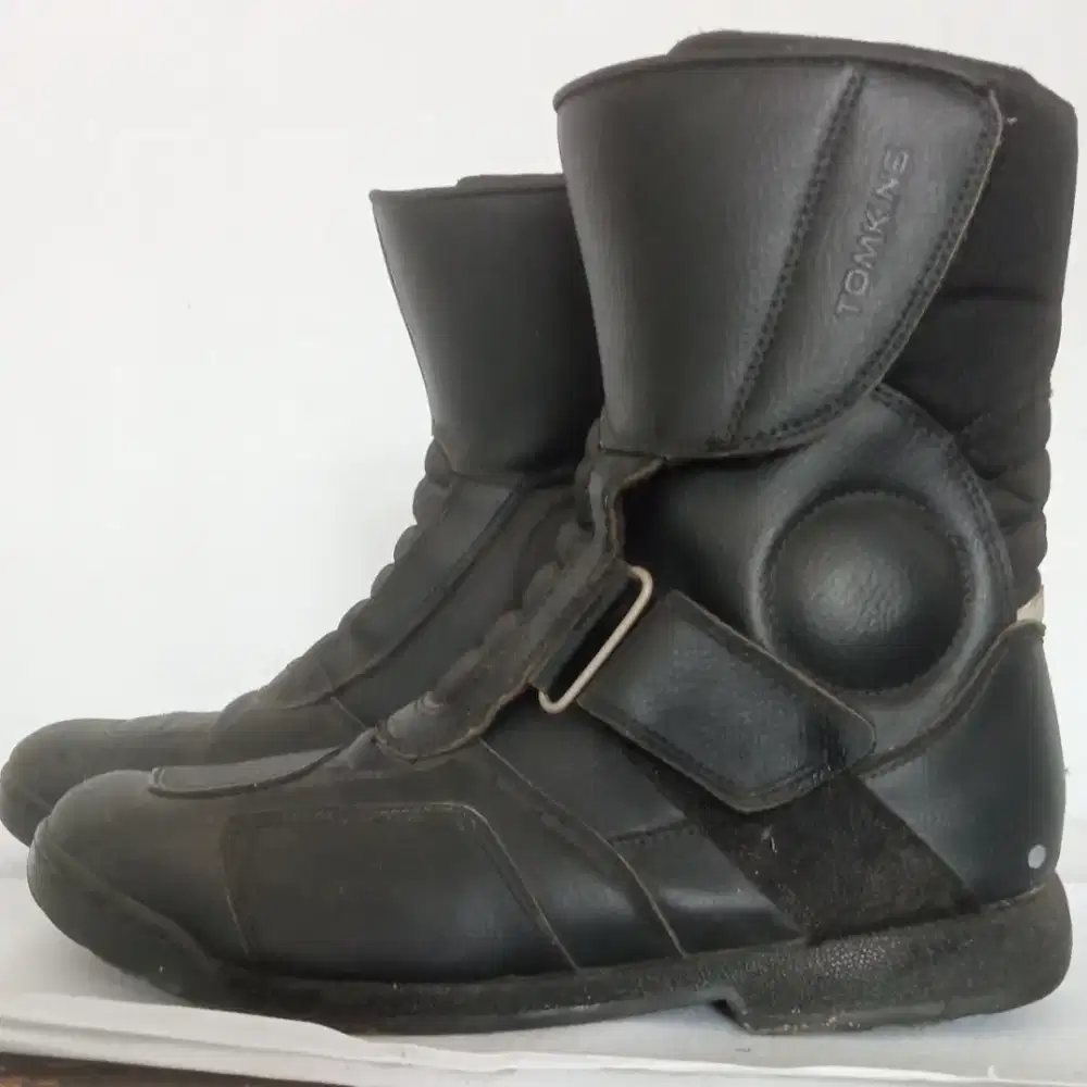 Sepatu bot kulit ukuran 42+ madih bagis