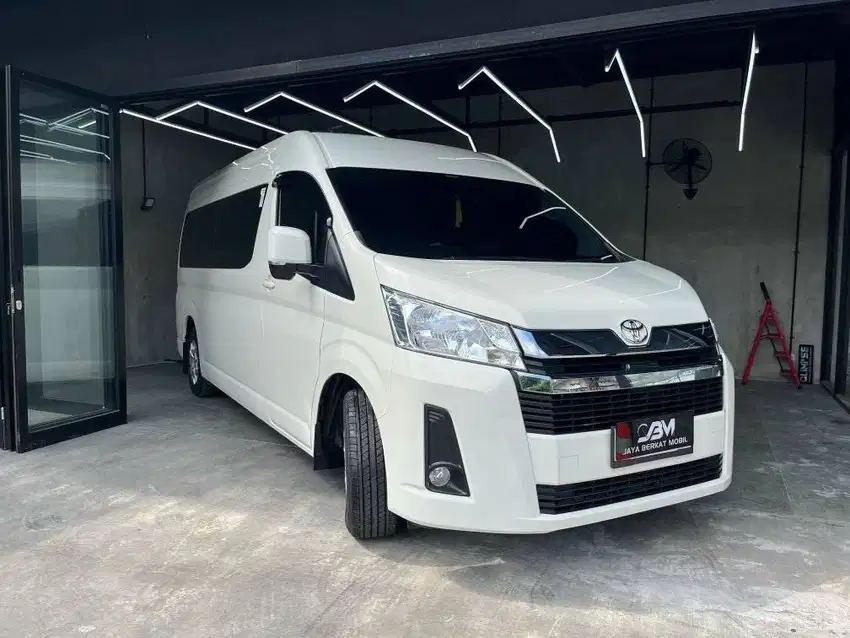 HIACE PREMIO 2,8 MT 2023