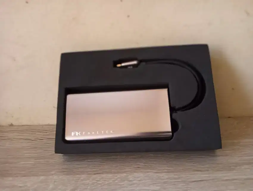 Preloved FK FeelTek USB-C Portable Hub