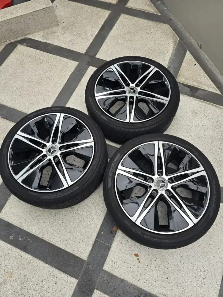 Velg bawaan mercy A200  (4pc)18 inch