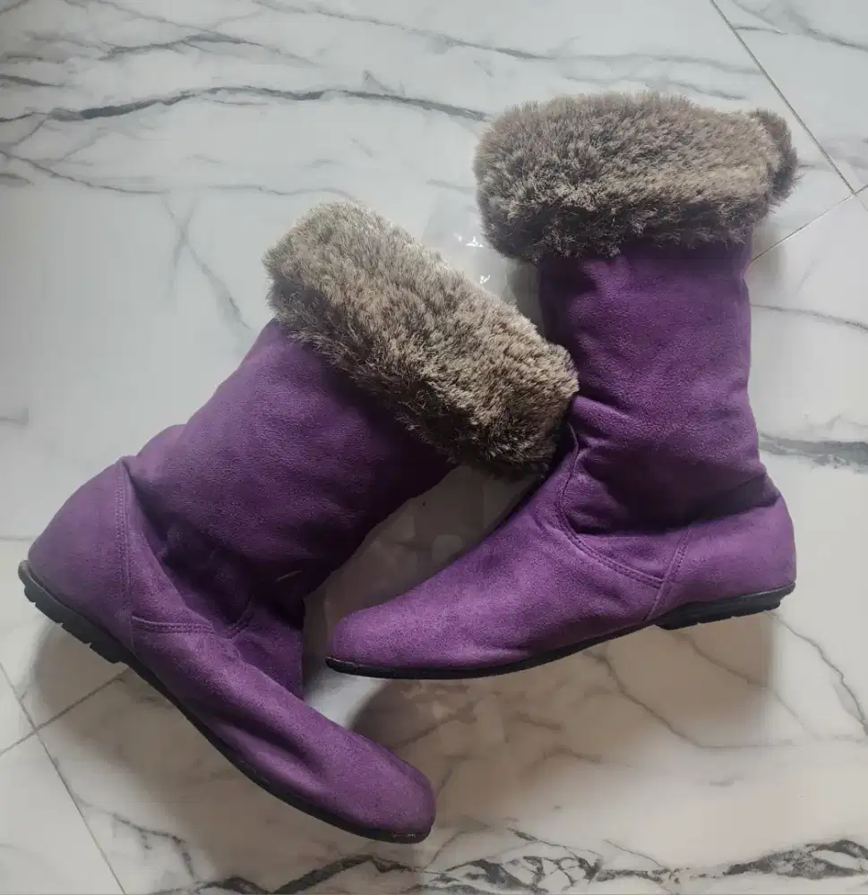 Sepatu boots suede bulu hangat