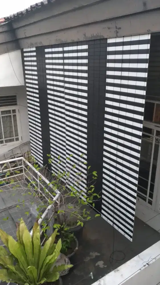 Krey kayu tirai kayu