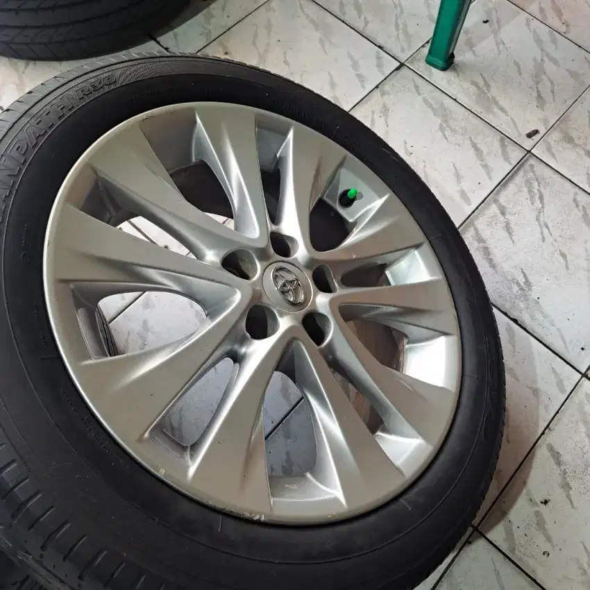 1pcs velg mobil vellfire alphard ring 18